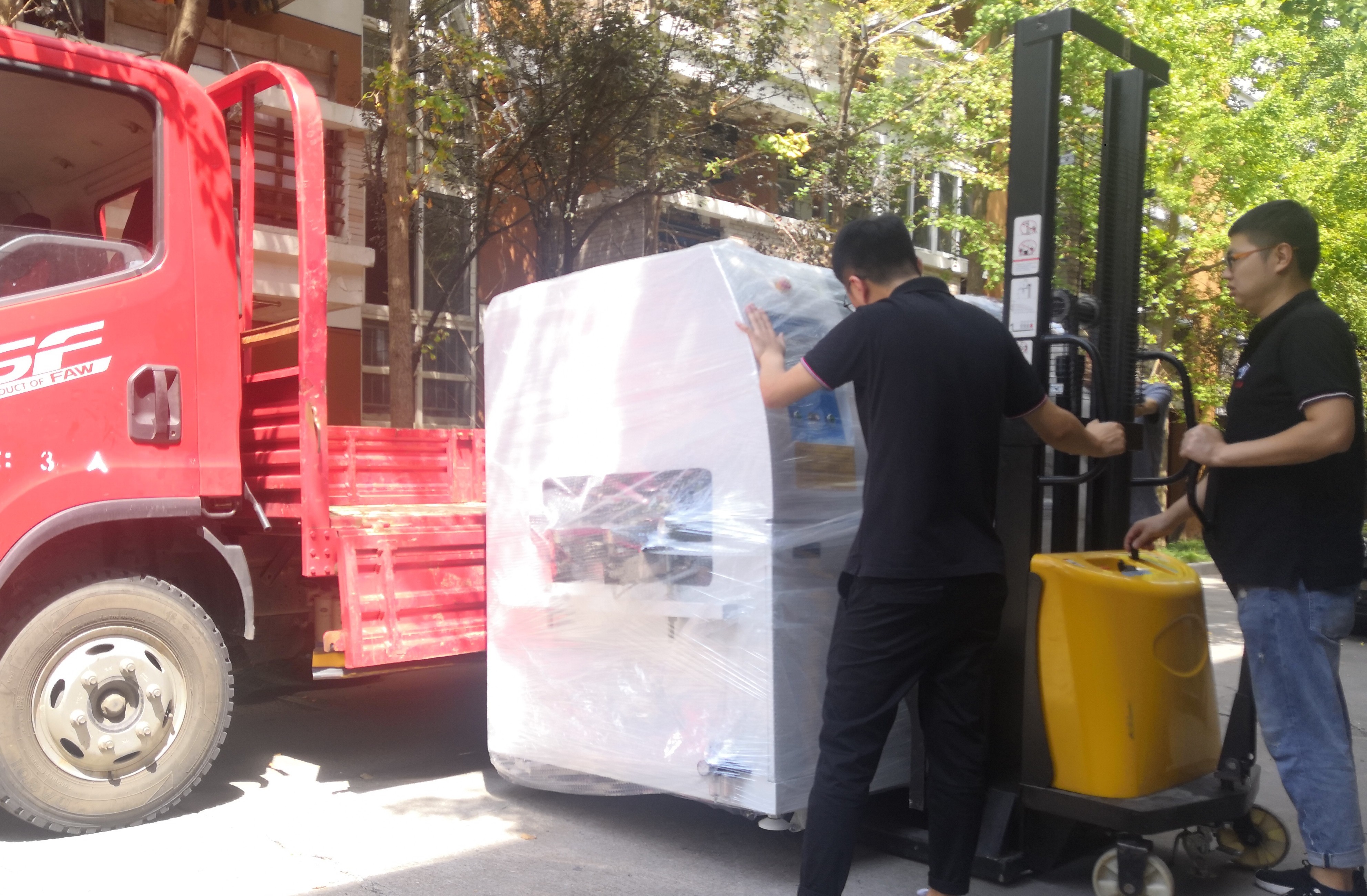 同舟共濟，一起拼搏加油！！